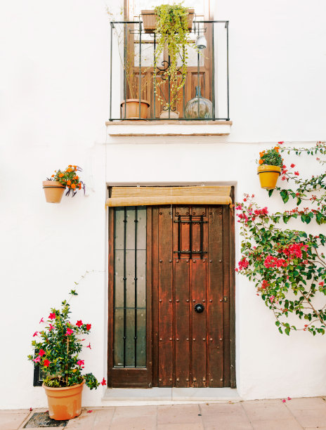 典型的西班牙门图片下载