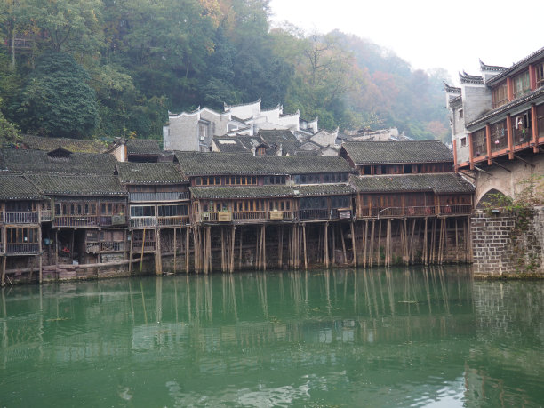 传统水上房屋图片下载