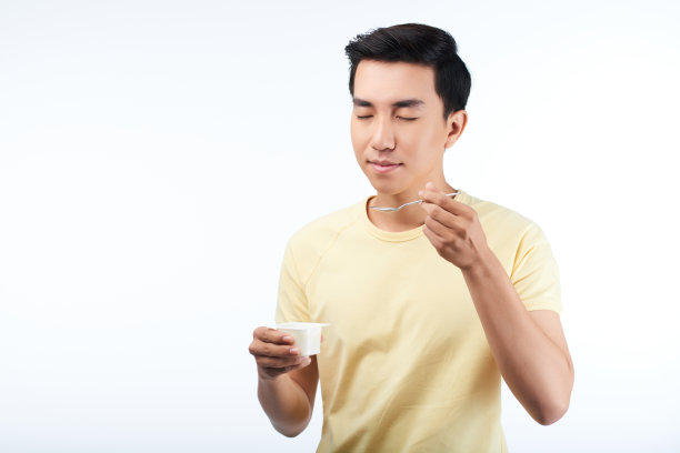 享受美味的酸奶图片下载