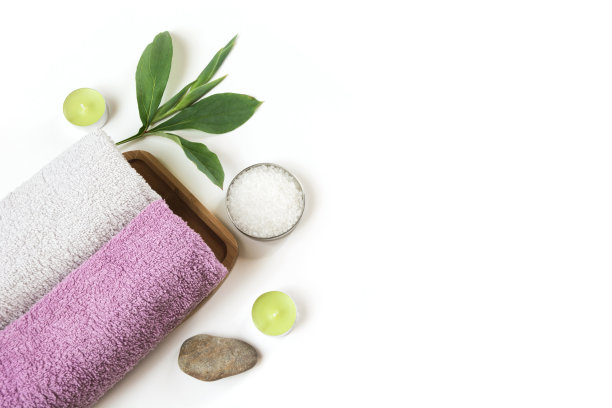 水疗设置在白色背景。副本的空间。图片下载