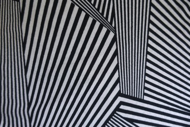 织物上的未来主义几何印花图片下载