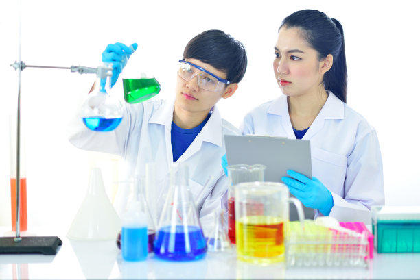 女性的实验室技术人员图片下载