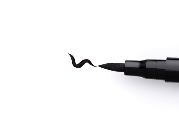 白色背景上的眼线图片下载