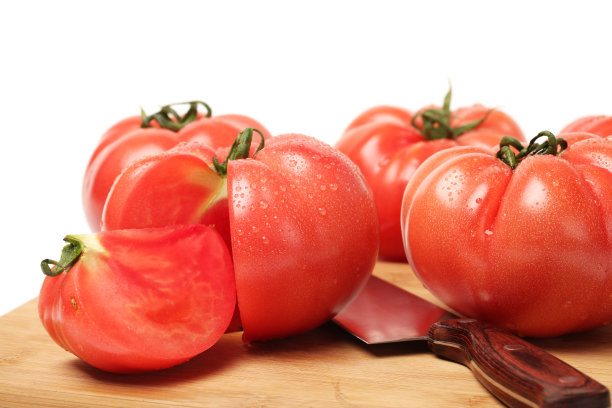 多汁的红色番茄孤立的白色背景素材图片