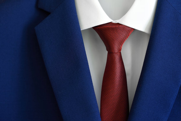 时尚的深蓝色男士套装图片下载