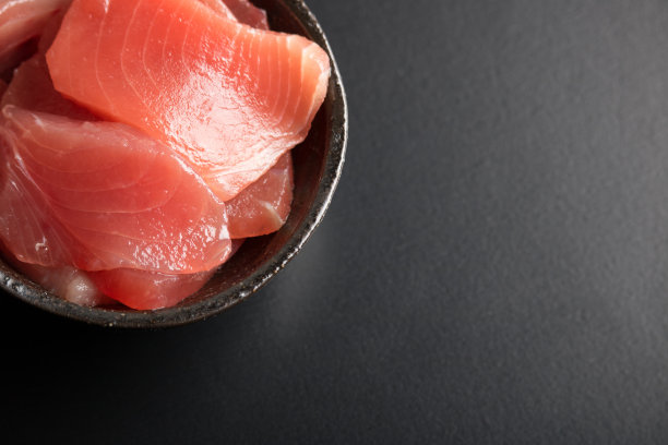 金枪鱼生鱼片图片下载