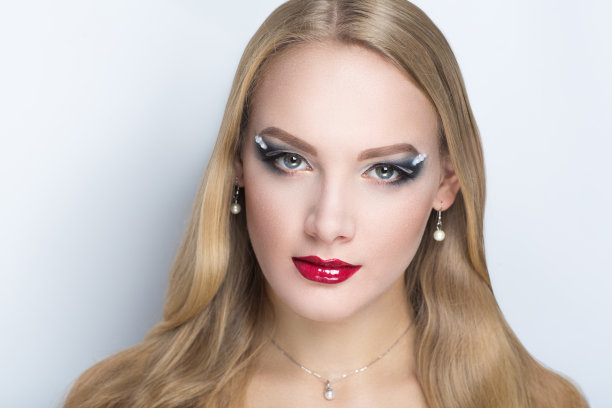 年轻的肖像图片下载