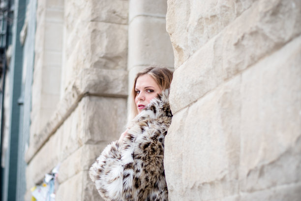 耐心地等待图片下载