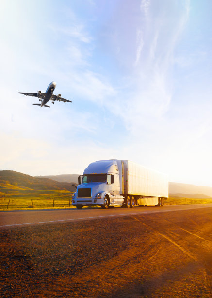 运输-卡车和飞机图片下载