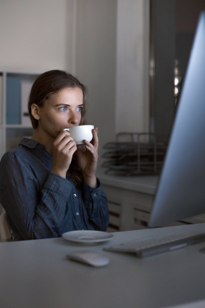 如何在截止日期前生存图片下载