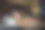 英俊的赤膊运动员躺在床上图片下载