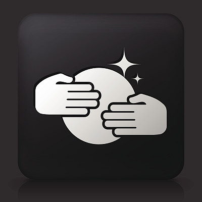 黑色方形按钮与手在水晶球图片下载