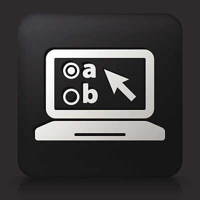 黑色方形按钮与笔记本电脑和在线测试图片下载