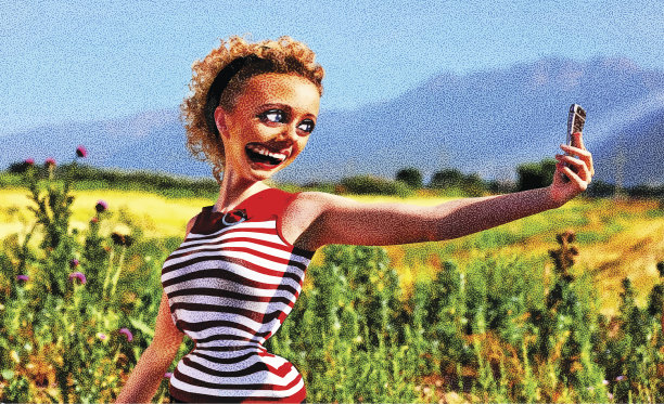 复古女性开心自拍图片下载