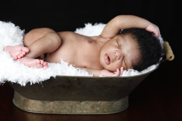 熟睡的婴儿图片下载