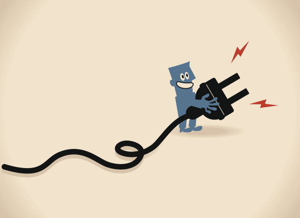 一个微笑的商人展示一个大的电插头图片下载