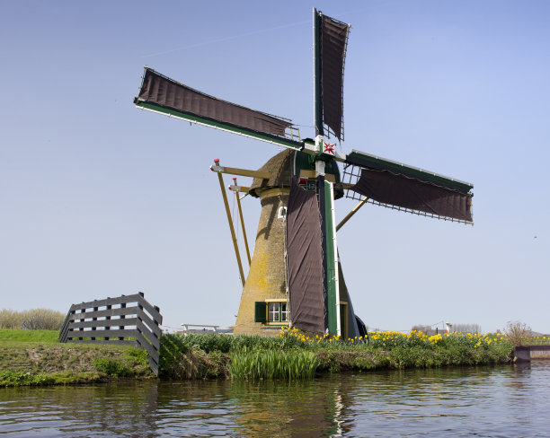 克劳德·莫奈画的原始风车图片下载