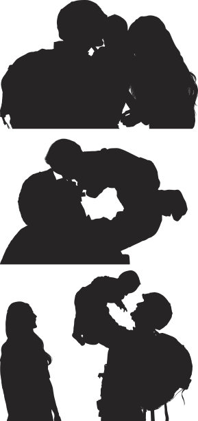 一对军人夫妇和他们的孩子在一起图片下载