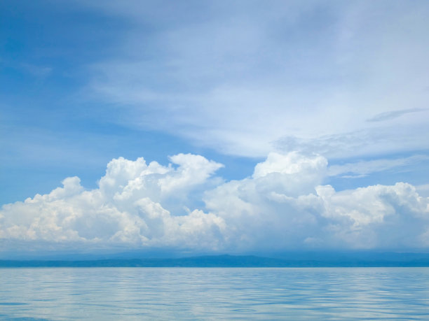 蓝色的天空图片下载