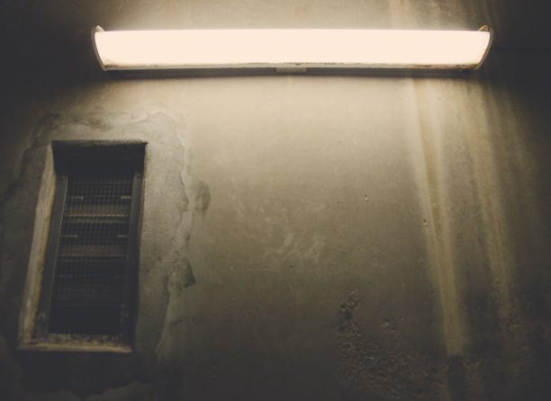 令人毛骨悚然的房间图片下载