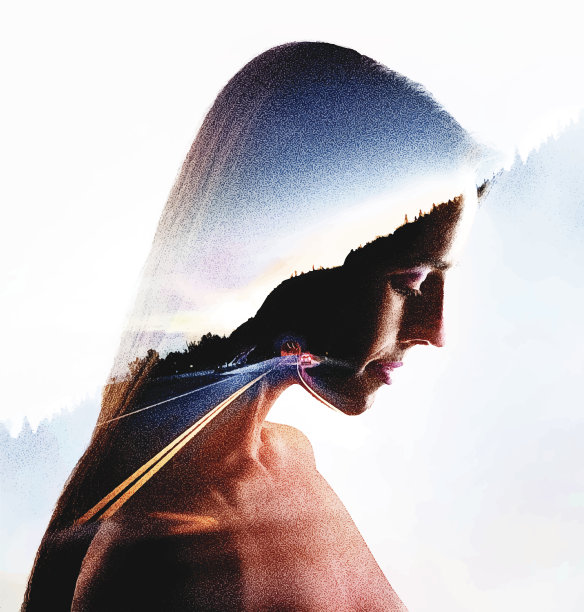 女人和高速公路素材图片