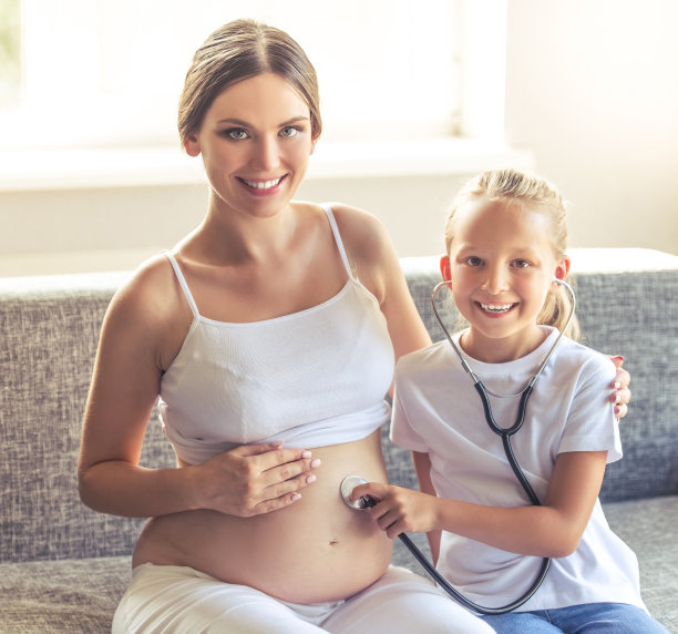 孕妇怀女儿图片下载