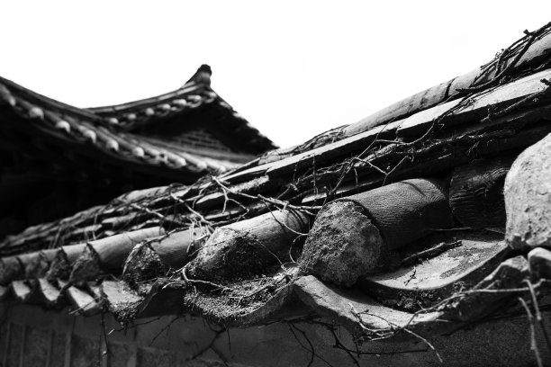 传统韩国栅栏，逆境中的尊严图片下载