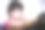 亚洲小孩指着平板电脑。孤立在白色背景上。图片下载