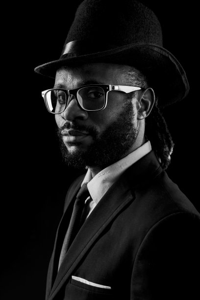 留长发绺的非洲人图片下载