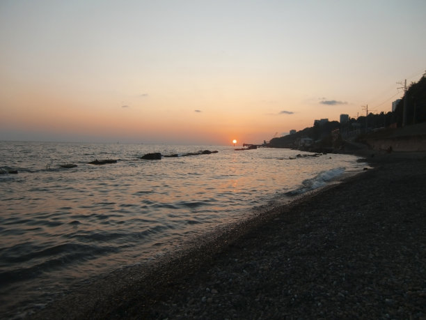 金色的夕阳和黑海。俄罗斯的夏天图片下载