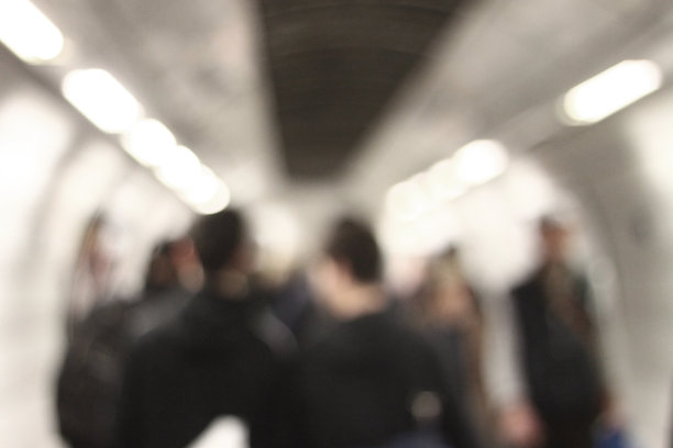 地下模糊人物的抽象图片下载