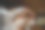 失眠的女人睁着眼睛躺在床上素材图片