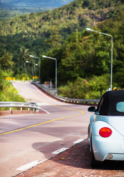 蜿蜒的道路图片下载