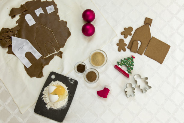 姜饼屋平躺着静物图片下载