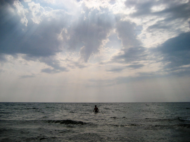 海里的人图片下载