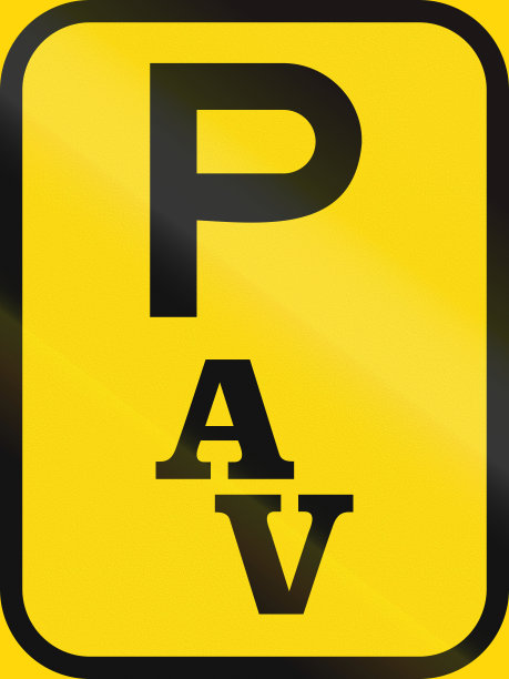 临时路标在非洲国家博茨瓦纳使用-异常车辆的停车图片下载