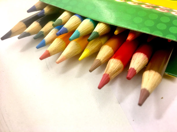 彩色铅笔图片下载