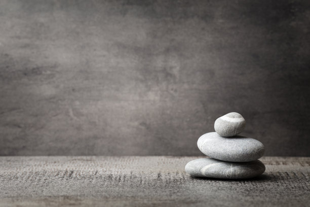 水疗中心的石头。图片下载