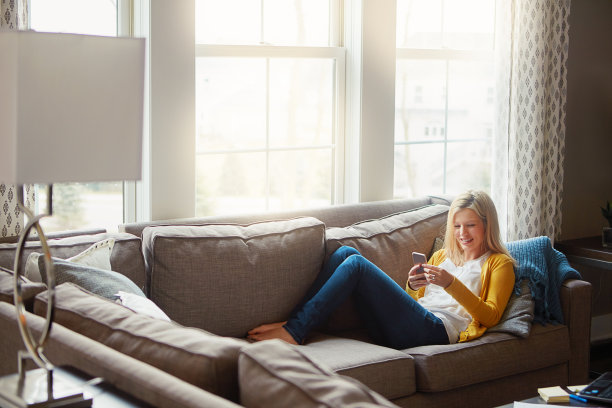 我今天只跟手机在一起图片下载