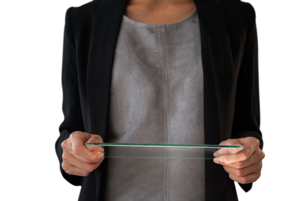 中间部分的女商人拿着玻璃界面图片下载