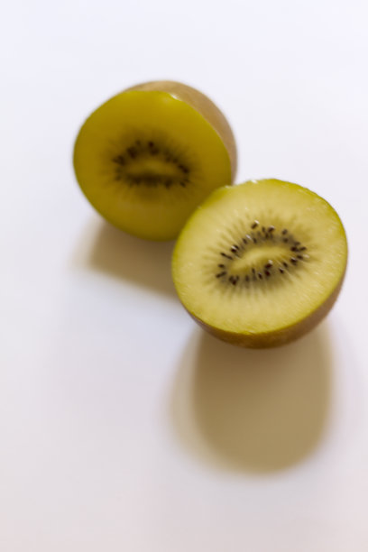 美味多汁的黄金猕猴桃图片下载