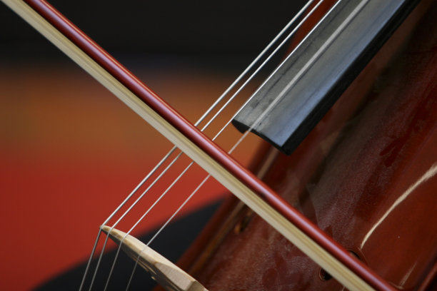 大提琴和弓图片下载