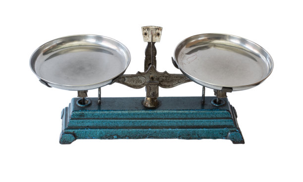 古董古董平衡秤，草药商店平衡老和生锈。图片下载