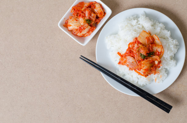 米饭配白菜泡菜图片下载