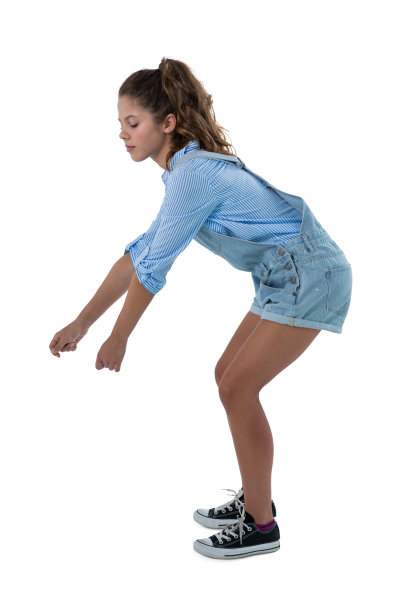 十几岁的女孩假装拿着看不见的东西图片下载