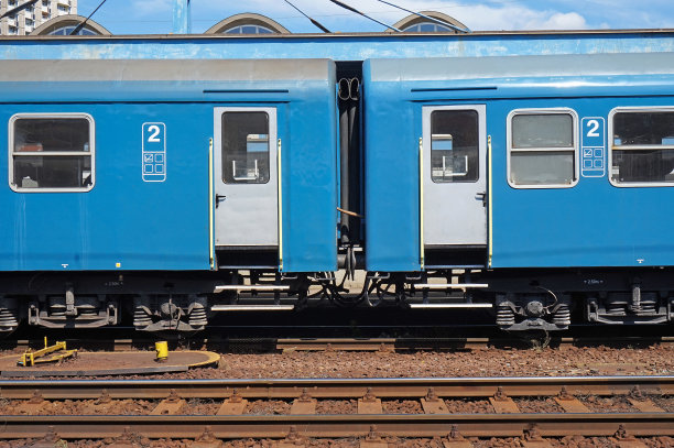 车站有客车车厢图片下载