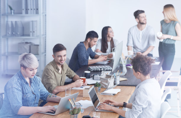 享受假期的员工图片下载