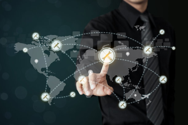 Man触摸扳手图标代表全球服务图片下载