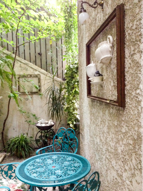 墙上的茶杯图片下载