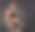 女运动员正在用哑铃锻炼肌肉。图片下载